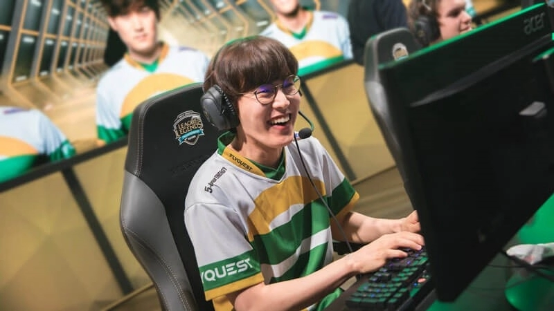 пламя-LOL-игроки-flyquest-команда-2017-2018