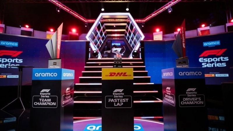 Призы F1 Esports